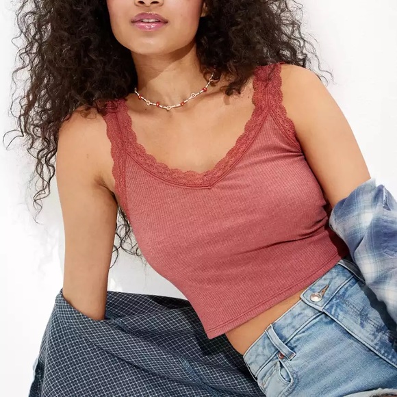 American Eagle lace trim cropped cami - Picture 1 of 4